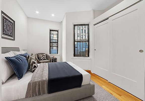 2nd image of 313 E 78th St APT 1D