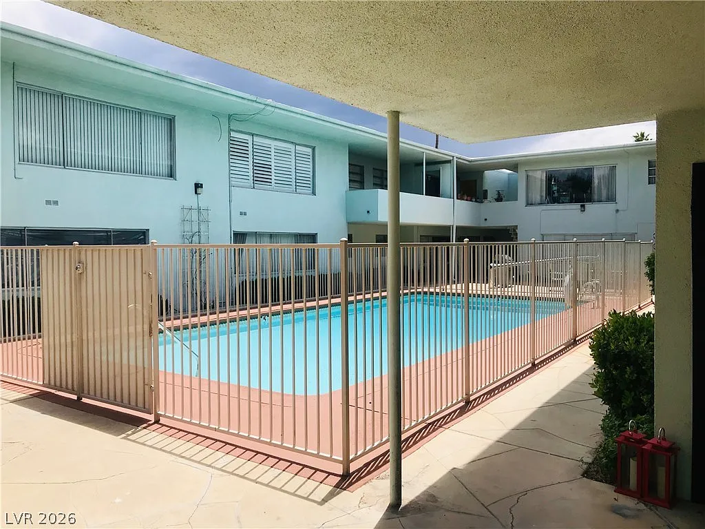 2 bed, 868 sqft, $1,250 — Photo 3