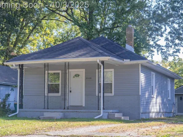 22126 Cora Ave, Farmington Hills, MI 48336