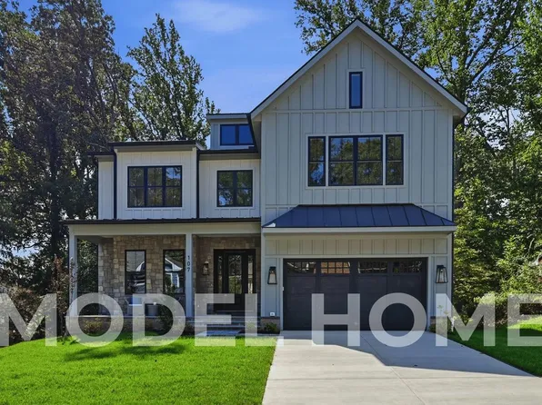 2228 Primrose Dr, Falls Church, VA 22046
