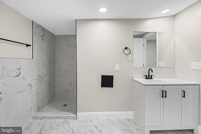 900 Bennett Pl — Photo 14
