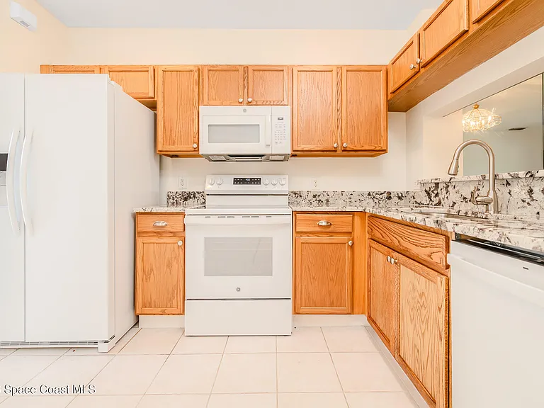 518 Steeplechase Ln — Photo 9