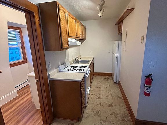 5th image of 37 Railroad Ave #8