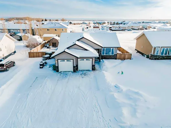 10921 N 99th Ave, Mackenzie County, AB T0H 2H0