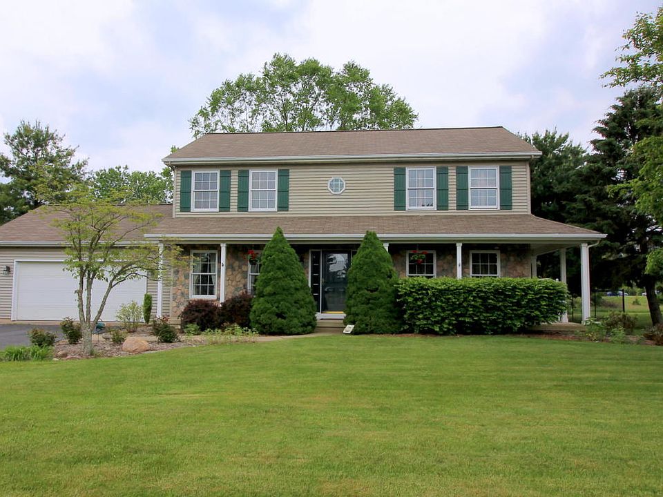 1st image of 127 Mesa Verde Dr