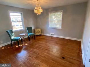 2747 Fort Scott Dr, Arlington, VA 22202