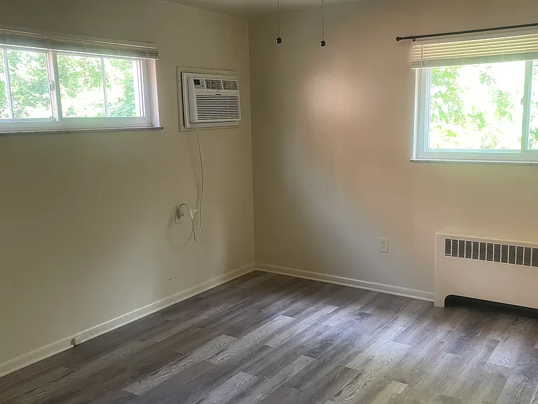 2452 Vera Ave #1 — Photo 4