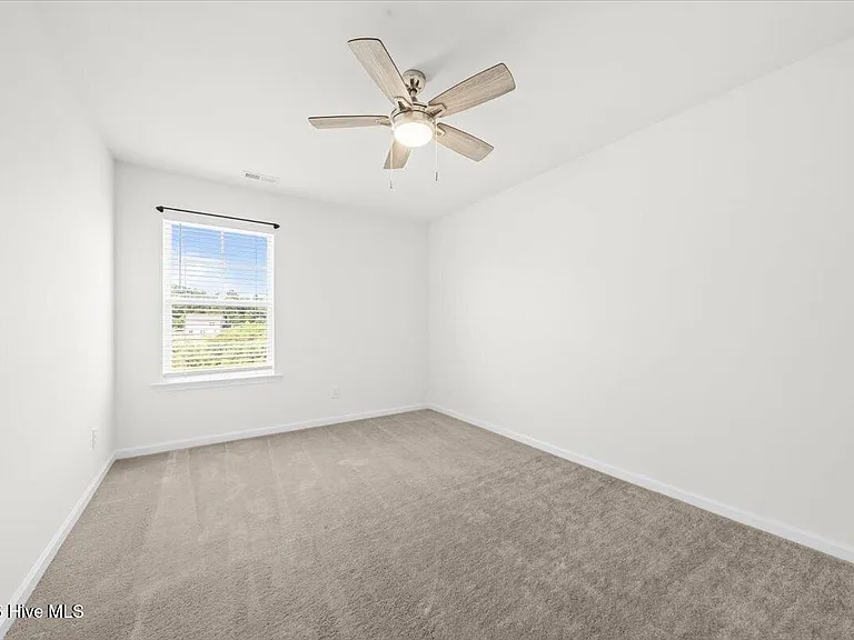 423 Bassett Ln — Photo 24