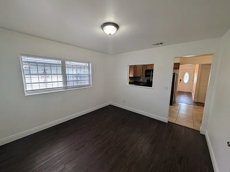 4223 W Laurel St — Photo 9