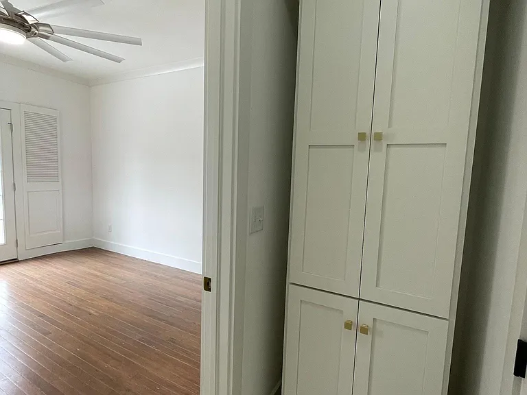 1402 N Main St — Photo 8