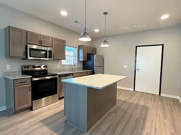 4th image of 3513 Howard St #202