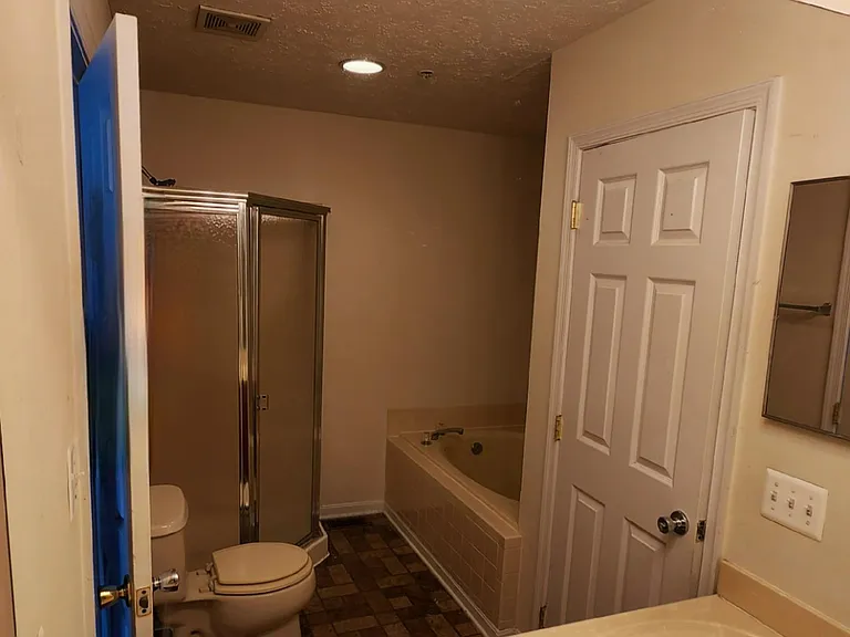 2nd Floor Full Bath