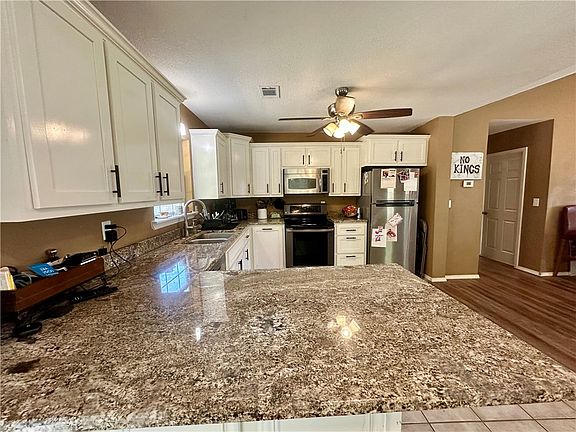 3rd image of 370 Jennings Rd