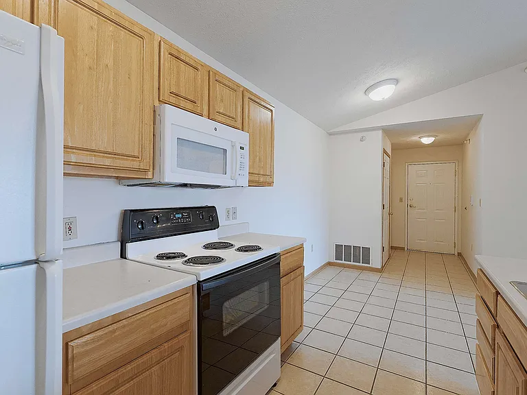 Park Ridge Apartments — Photo 70