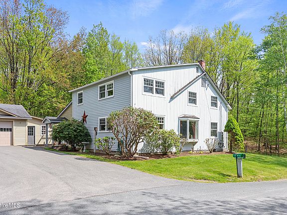 2nd image of 924 Henderson Rd
