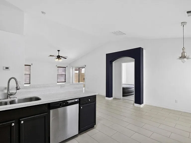 6550 S 44th Ave — Photo 11