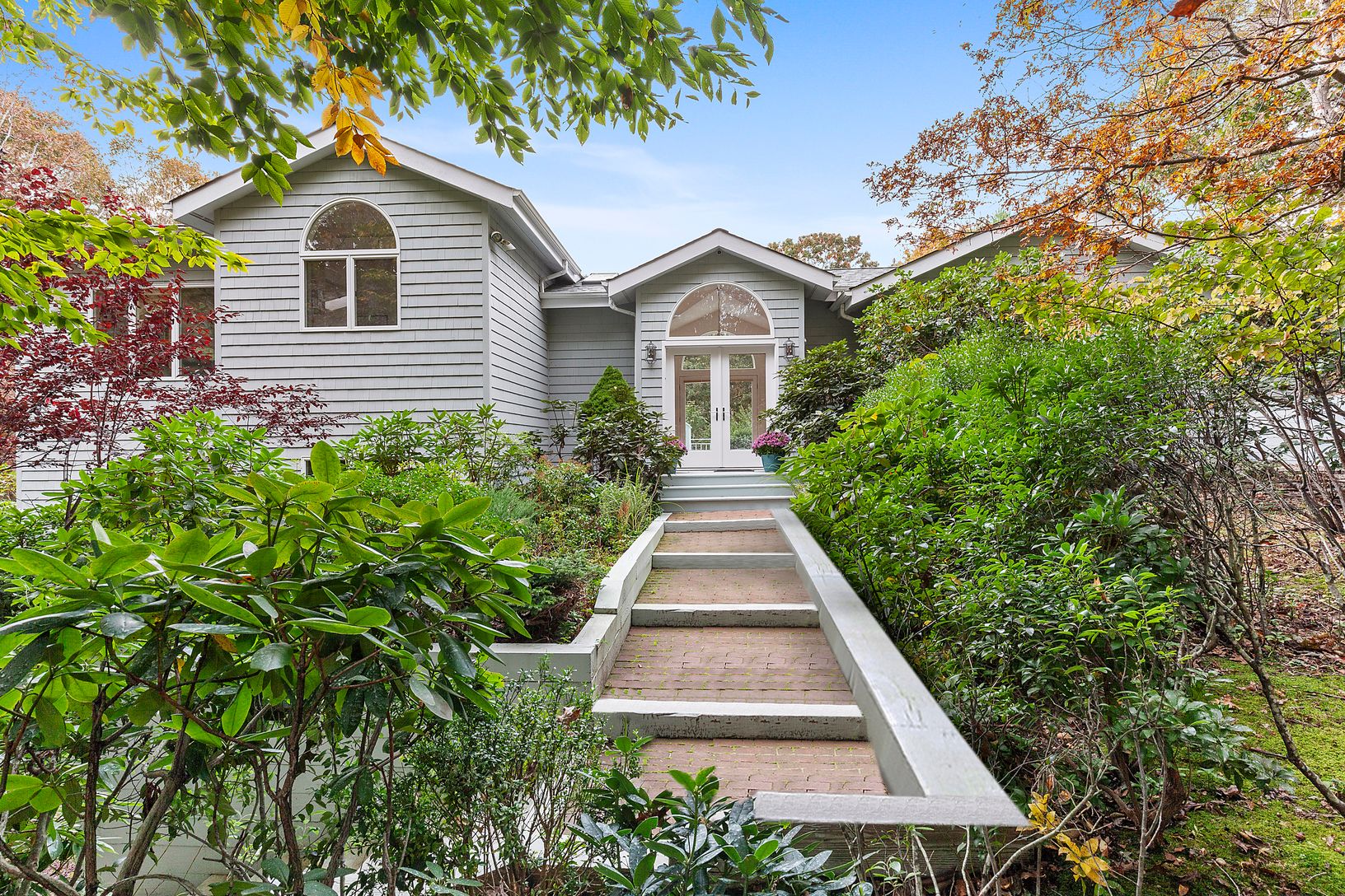  Immaculate Post Modern Home