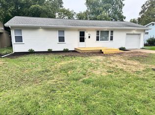 1419 Cambridge Dr, Champaign, IL 61821