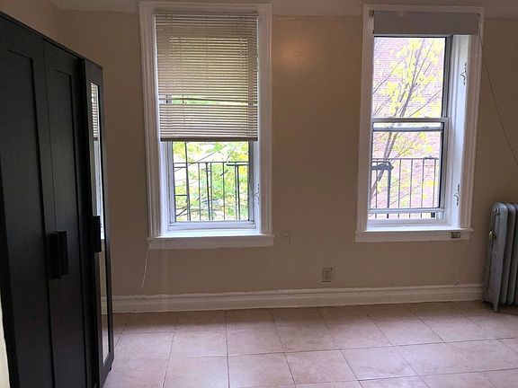 2nd image of 846 Franklin Ave #3B