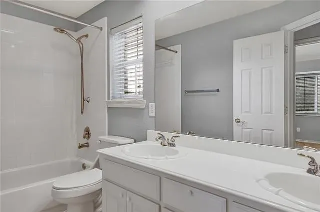 Full bath - 2nd floor