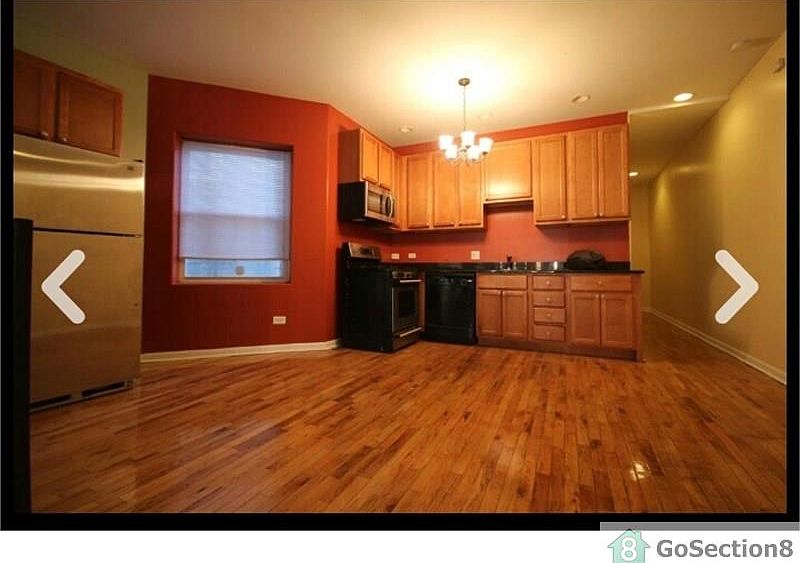 2nd image of 4057 W Hirsch St #1