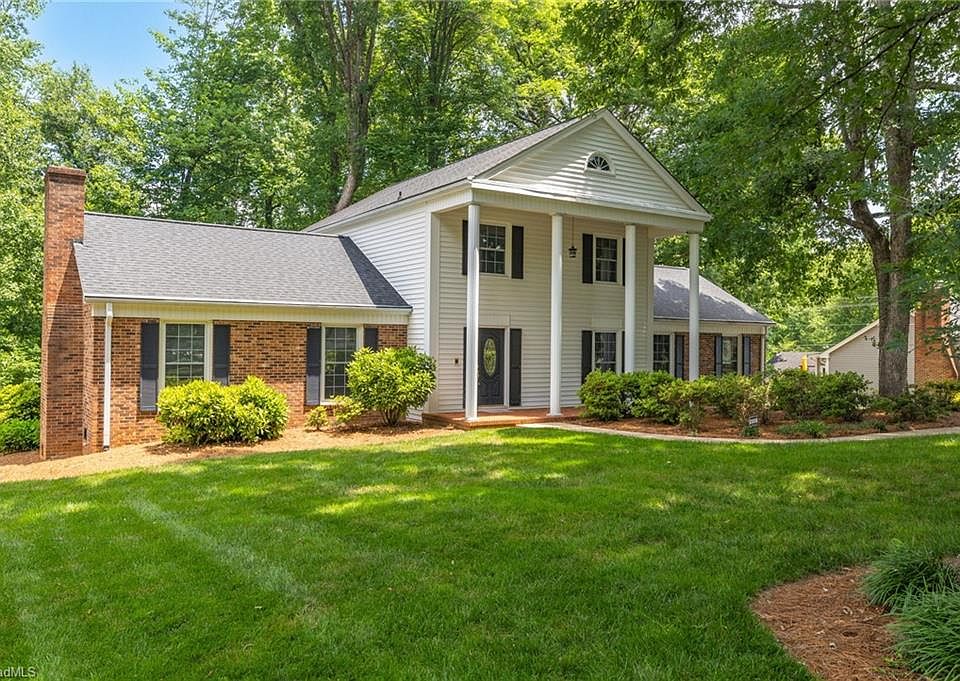 1st image of 1104 Arbor Ln