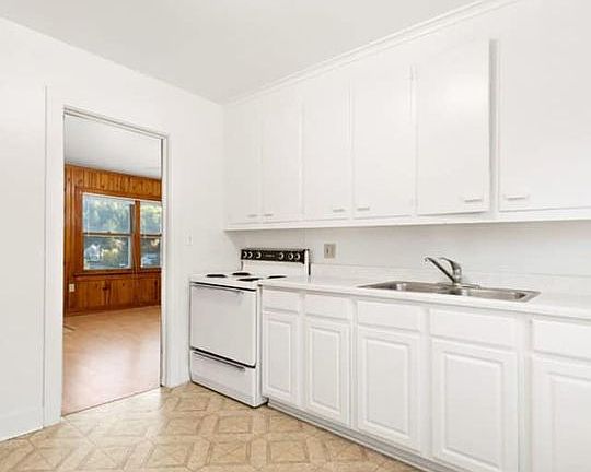 Open Kitchen - Backdoor access to Patio
