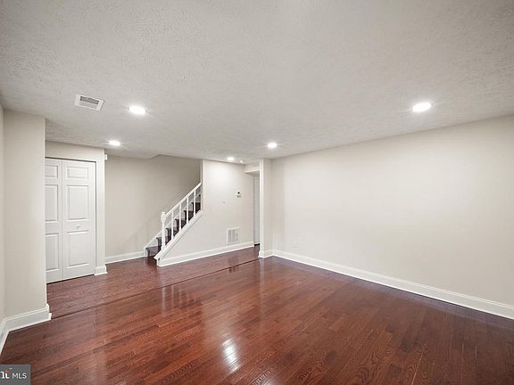 5th image of 8071 Steeple Chase Ct