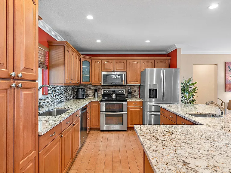 7424 Venetian Way — Photo 18