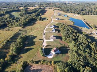 91 Red Ridge Dr, Winfield, MO 63389