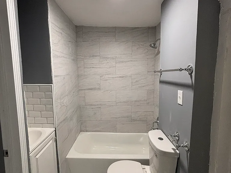 2510 Essex Ave — Photo 9