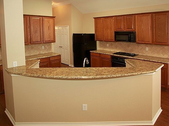 4th image of 1208 Quincy Dr
