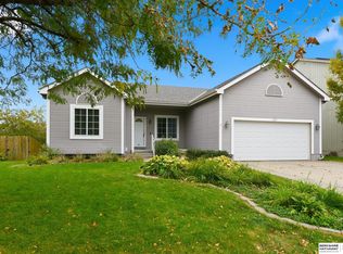 6137 N 146th St, Omaha, NE 68116