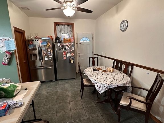 4th image of 366 Ferry St #2