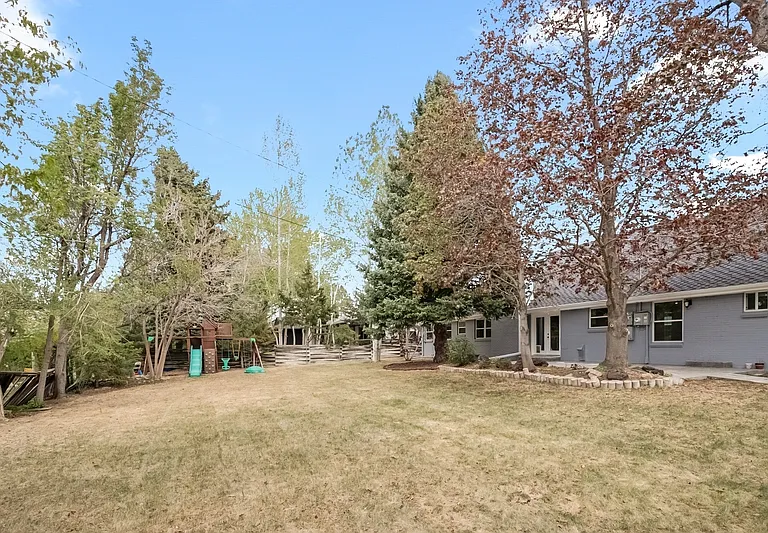 3991 S Hillcrest Dr — Photo 39