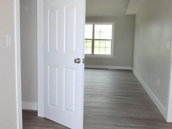 4th image of 3801 W Riley Street