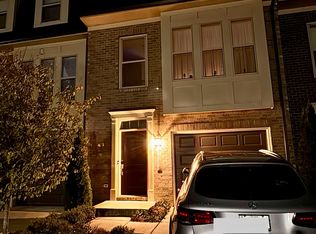 5827 N Holly Springs Dr, Capitol Heights, MD 20743