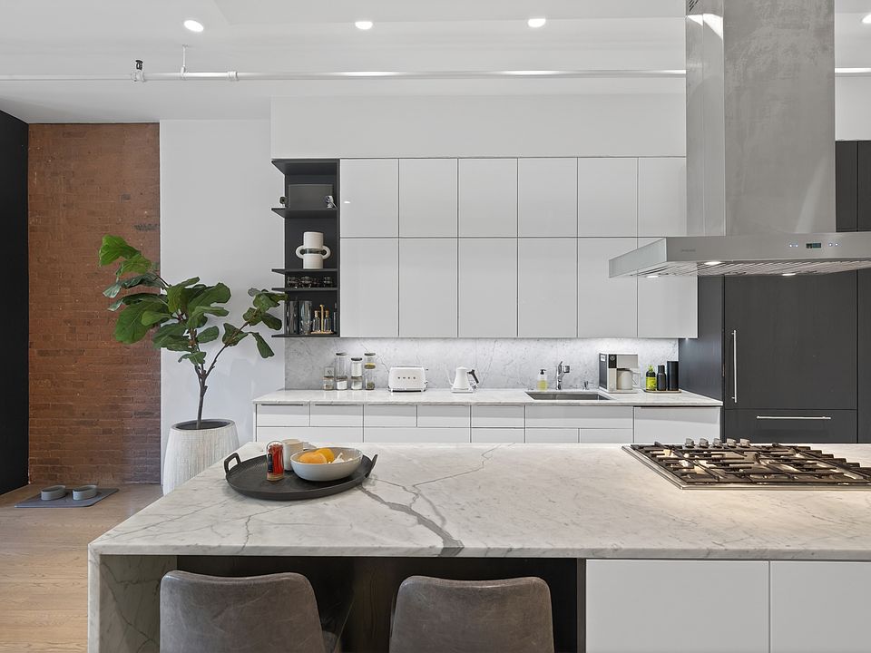 1st image of 155 Hudson St APT 2S