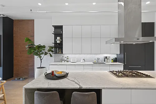 155 Hudson St #2S Photo 1