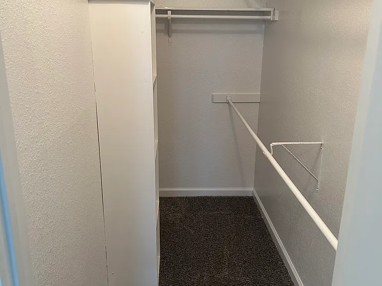 801 Summit Dr — Photo 6