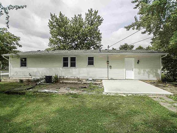 3rd image of 1585 Dundee Dr