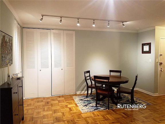 4th image of 118 E 60th St APT 4A