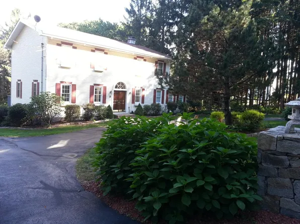 9 Lombard Dr, Prospect, CT 06712