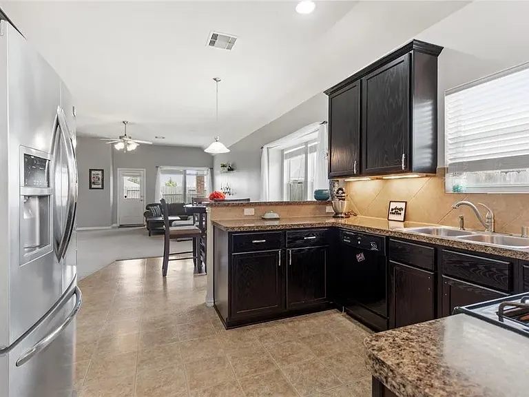 839 Grassy Creek Ln — Photo 5