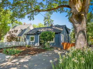 1127 Cedar St, Lake Oswego, OR