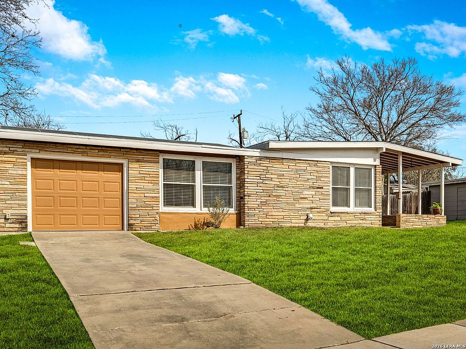 1st image of 139 Teakwood Lane