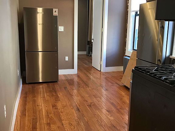 2nd image of 332 Vernon Ave APT 1