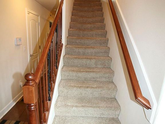4th image of 250 Glenn Abbey Pl #19