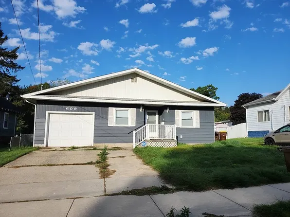 609 N Jackson St, Ionia, MI 48846