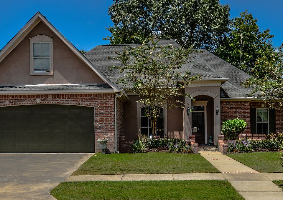 1st image of 206 Moss Creek Dr
